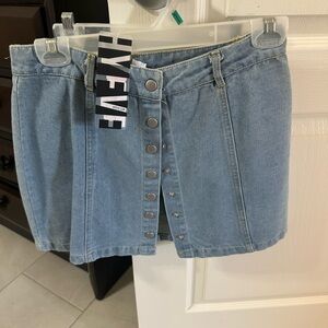 Jean skirt with buttons